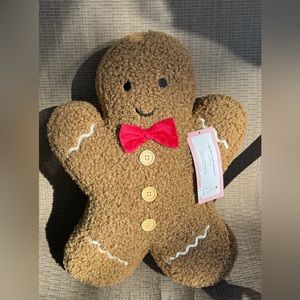 Cupcakes & Cashmere Gingerbread Man Sherpa Decorative Pillow NWT viral Pillow